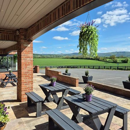 The White Horse Lodge Hotel 瑟斯克 外观 照片