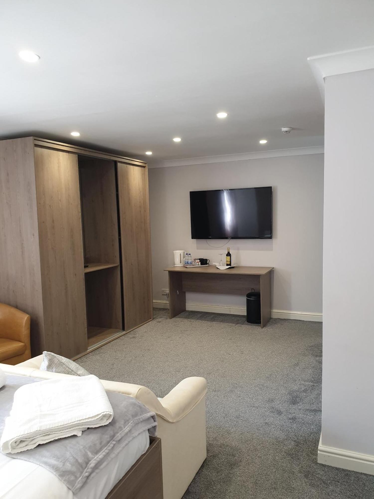 The White Horse Lodge Hotel 瑟斯克 外观 照片