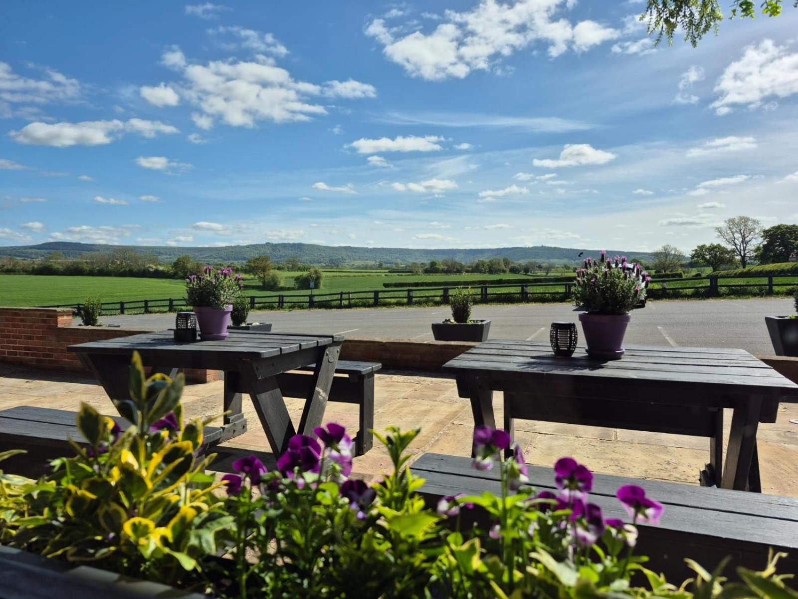 The White Horse Lodge Hotel 瑟斯克 外观 照片